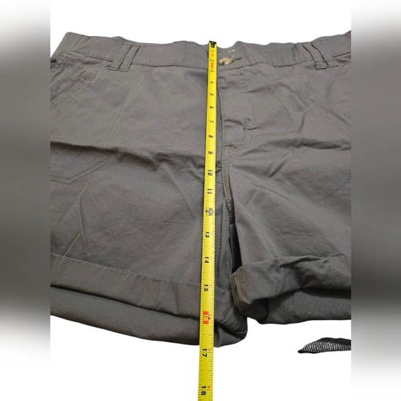 Riders by Lee Gray Midrise Shorts Size 22 - Picture 5 of 7